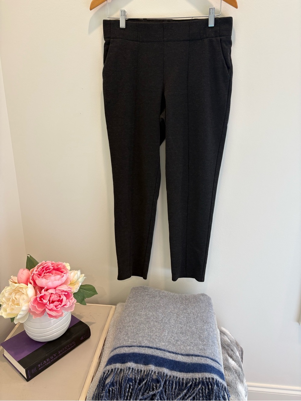 Women’s Kirkland Signature Charcoal Grey/Black Skinny Pull On Pants
